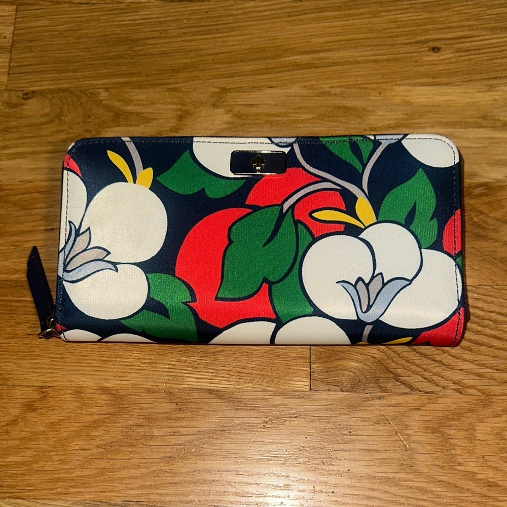Kate Spade New York Dawn Breezy Floral Large Continental Wallet
